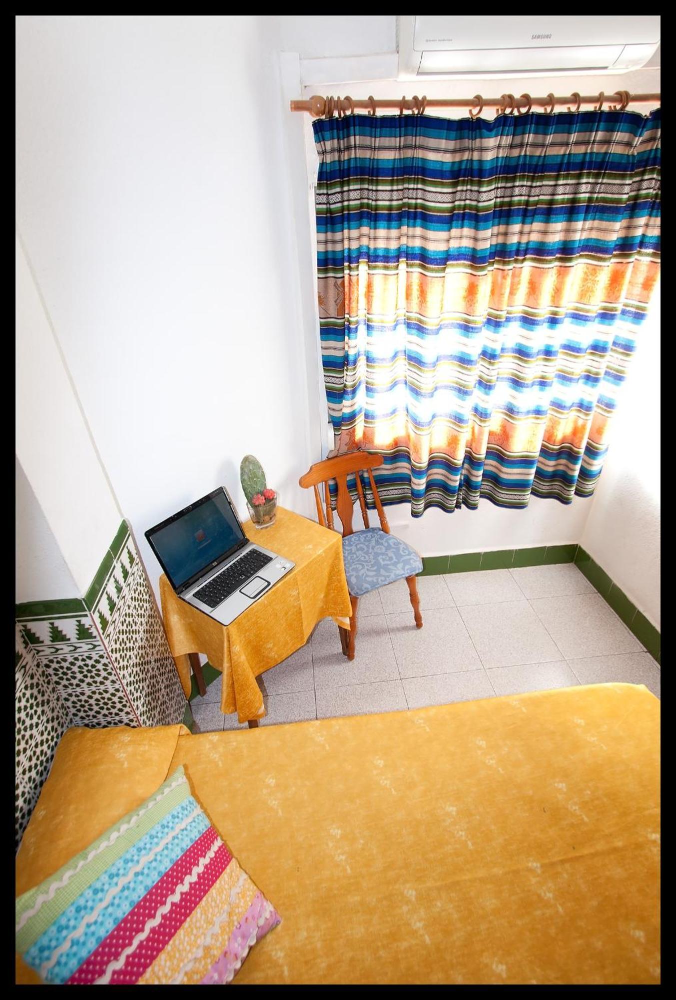 Hostal Estacion Almería Exterior photo